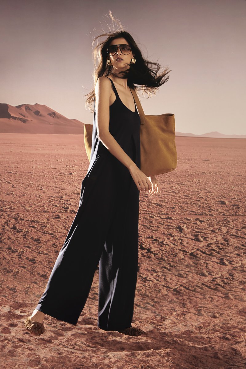 01 macacao com alcas finas e bolsos